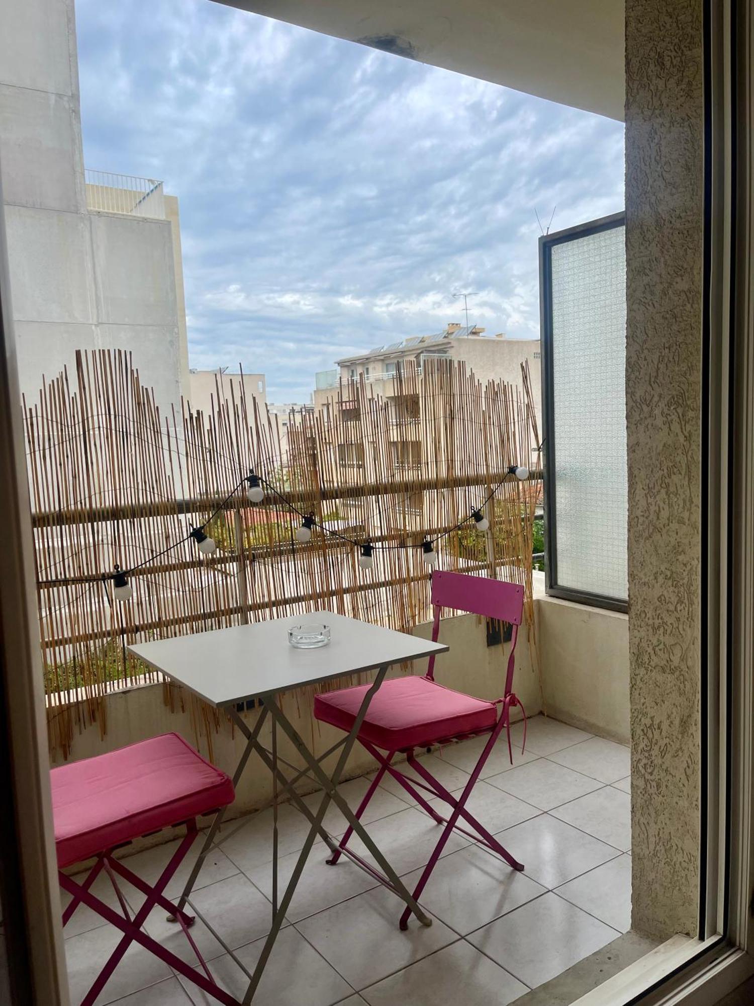 Studio Avec Place De Parking A La Timone Μασσαλία Εξωτερικό φωτογραφία